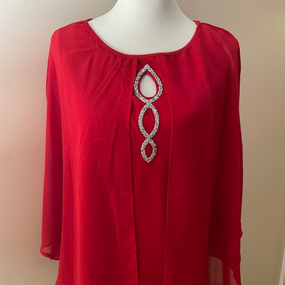 Red top with beaded neckline - Picture 1 of 9
